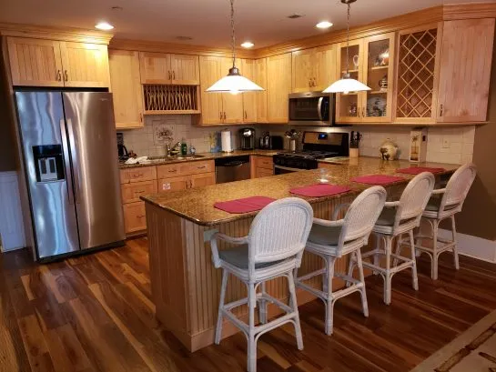 Kitchen and Counter Seating