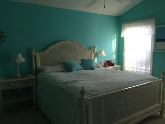 Master Bedroom/King sz bed