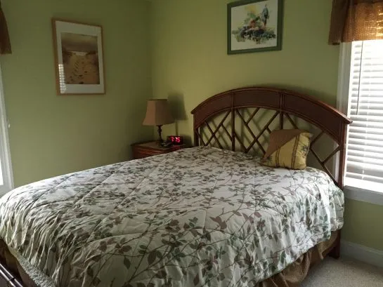 2nd BR/Queen sz bed
