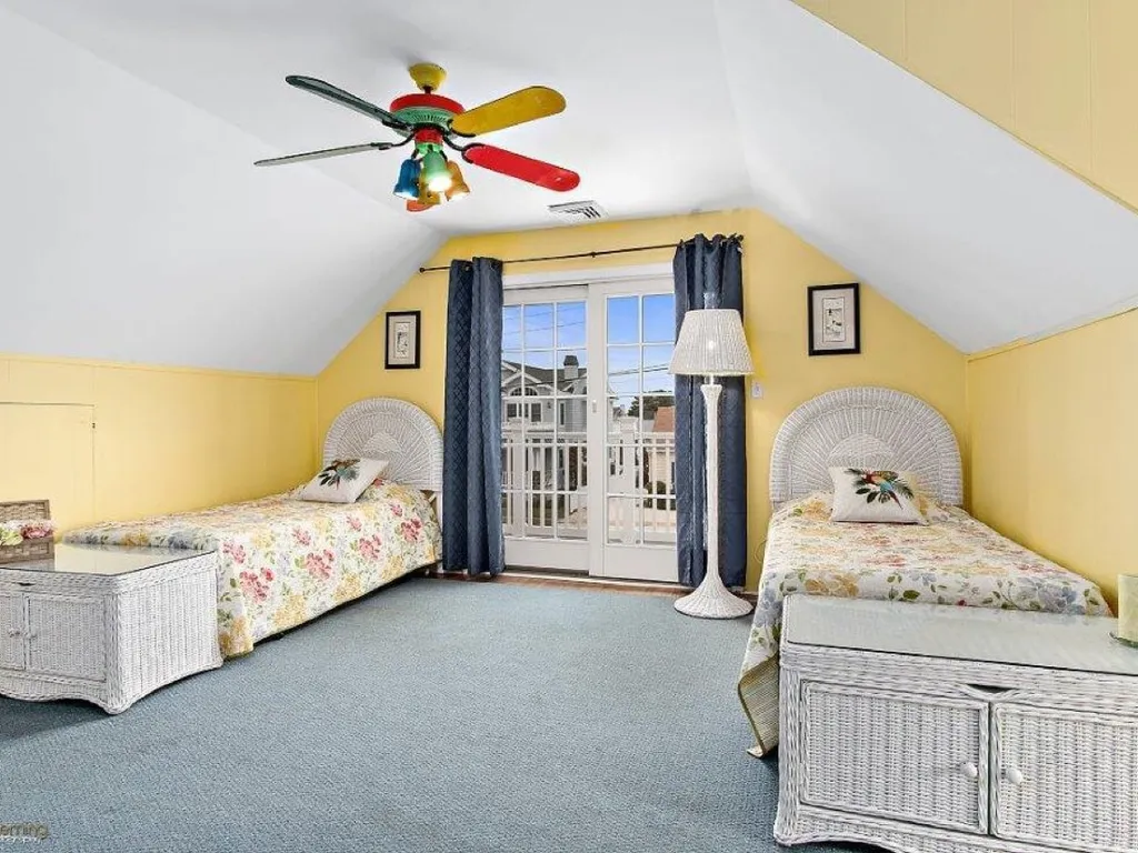 Upstairs bedroom with private deck