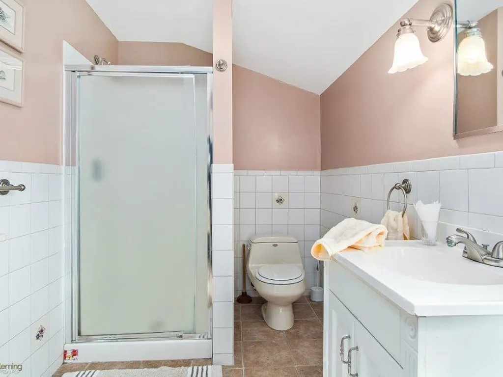 Upstairs bathroom