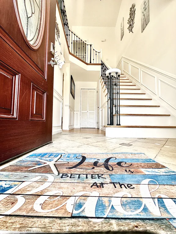 2 story open foyer