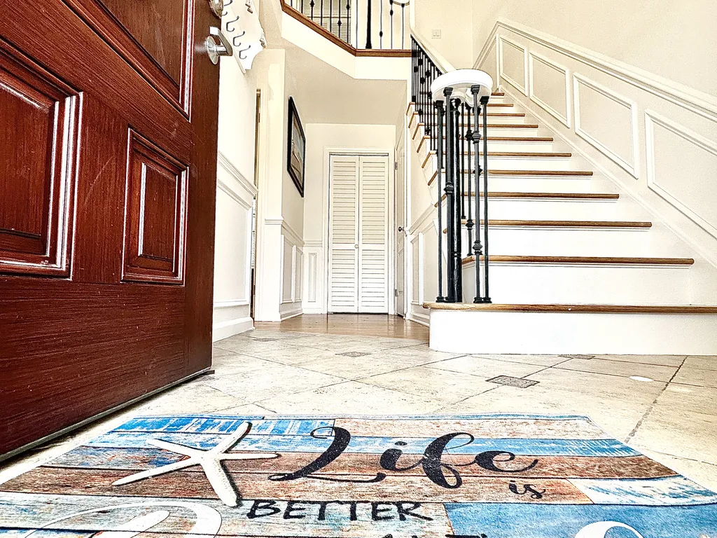 2 story open foyer