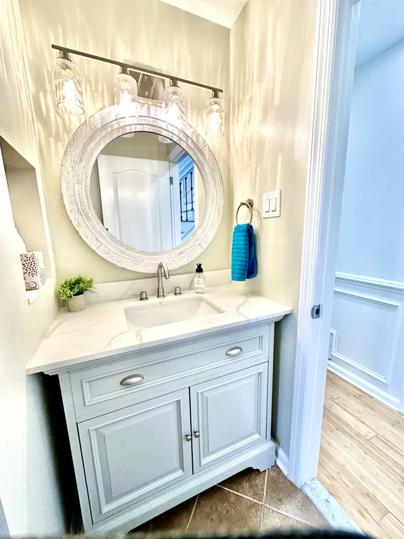 Hall Bath across from King bed #2