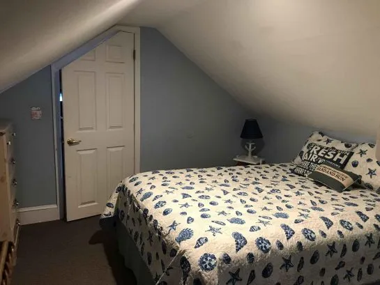 Loft bedroom queen