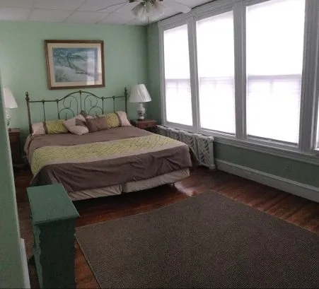2nd Floor, back King bedroom