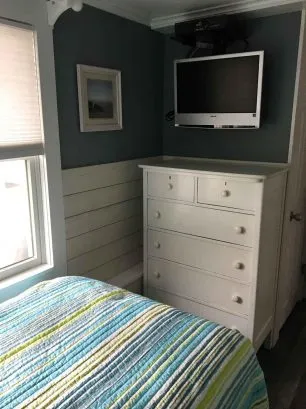 1st floor twin bedroom 