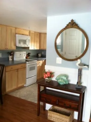 1st Floor Entry Area