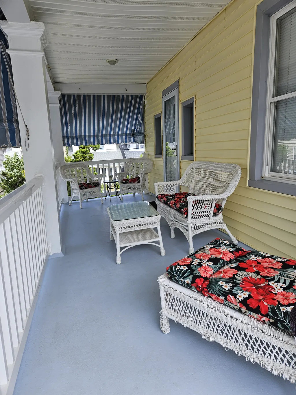 Spacious Covered Front porch