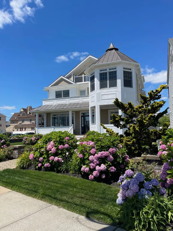 Front view house