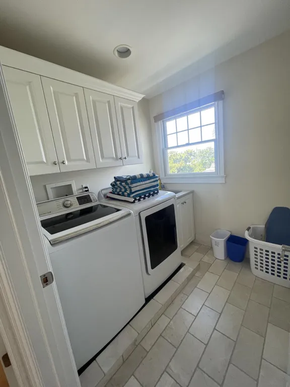 2nd floor laundry room