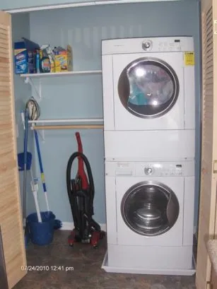 Washer/dryer and cleaning supplies included!
