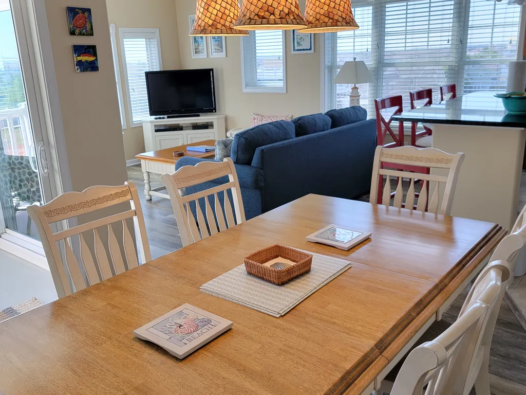 Dining Room to Family Room