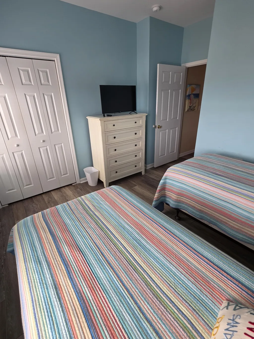 3rd Bedroom with 2 Twin Beds