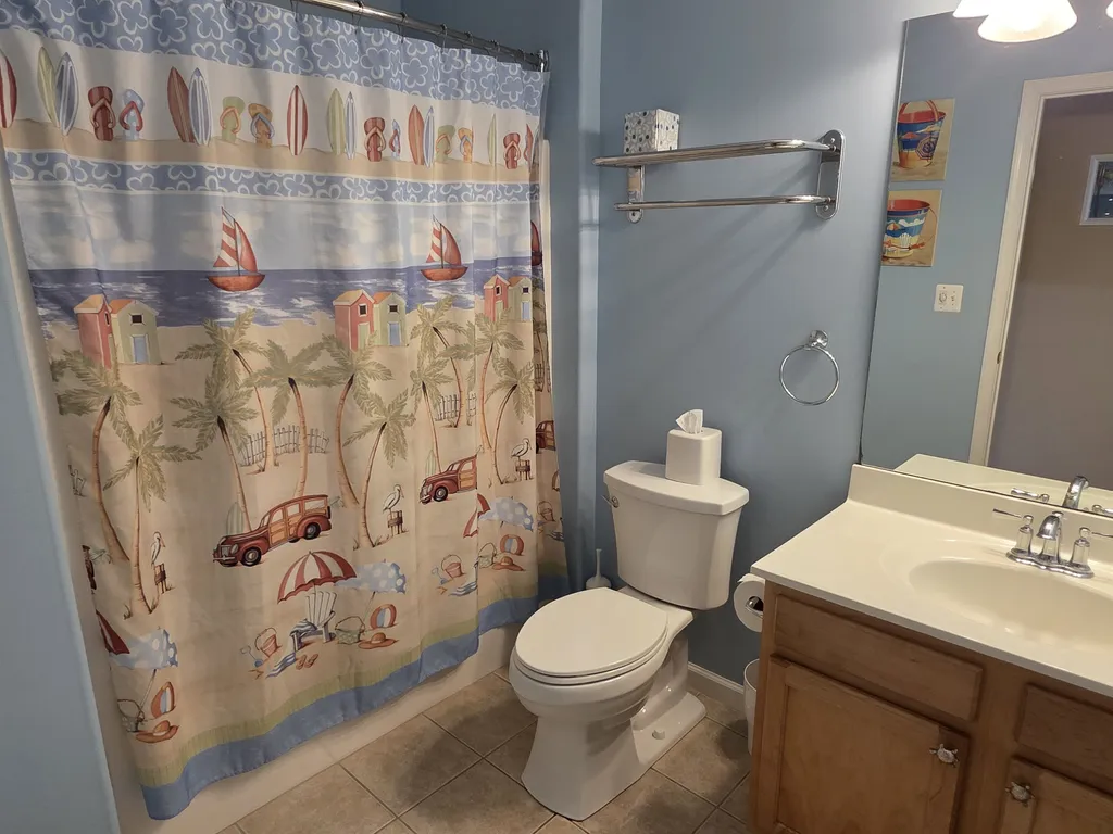Full Bath Off Hallway