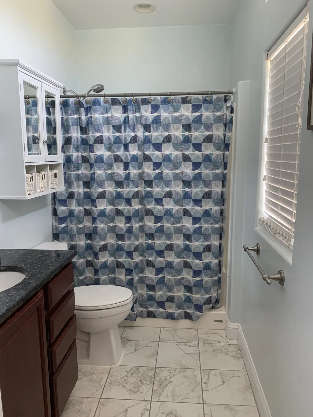 1st Floor Master Bathroom