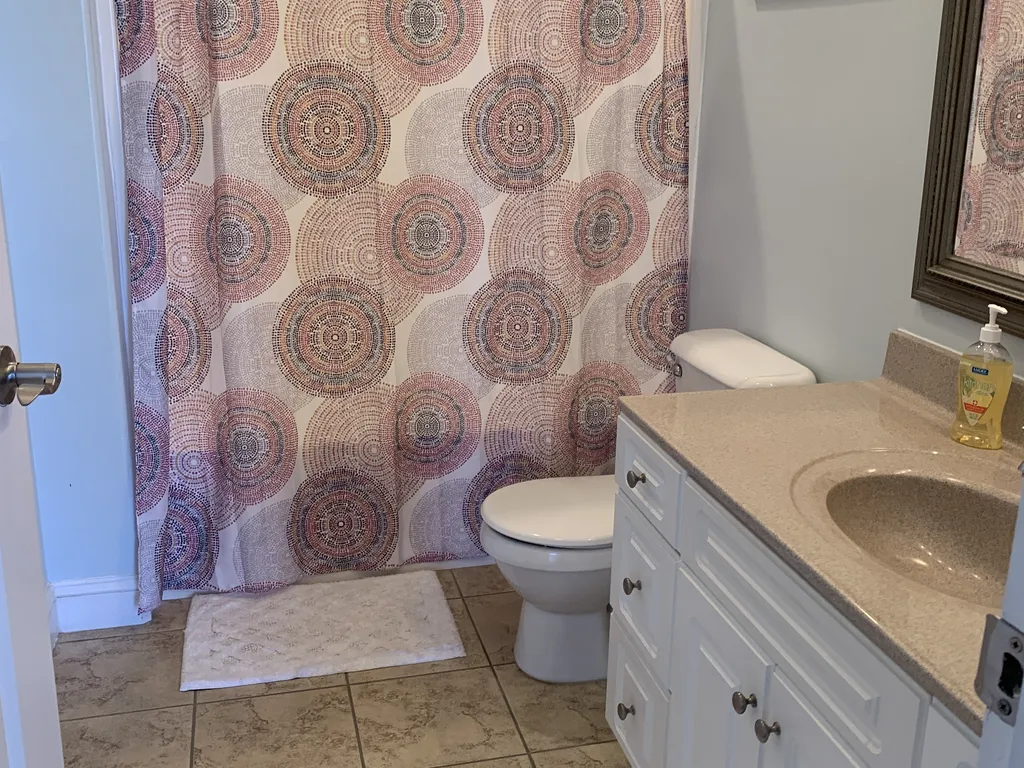 2nd floor bathroom in addition to 2nd fl master