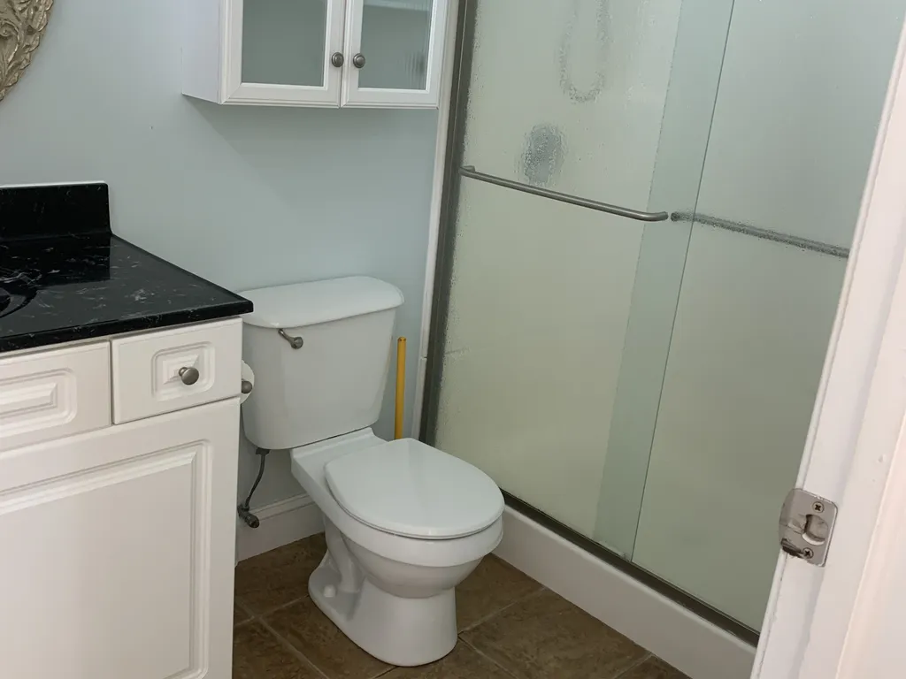 2nd floor master bathroom
